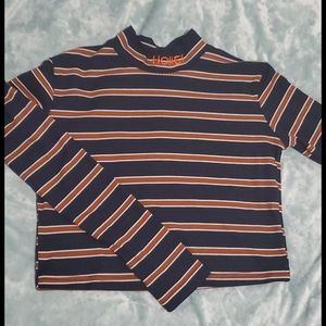 Long sleeve crop top